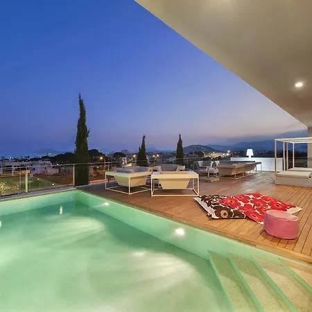 Luxury Phoenix *